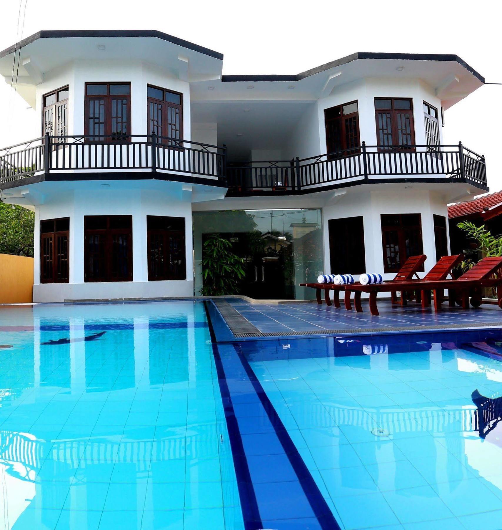 Ocean Glory Hotel Ettukala Extérieur photo