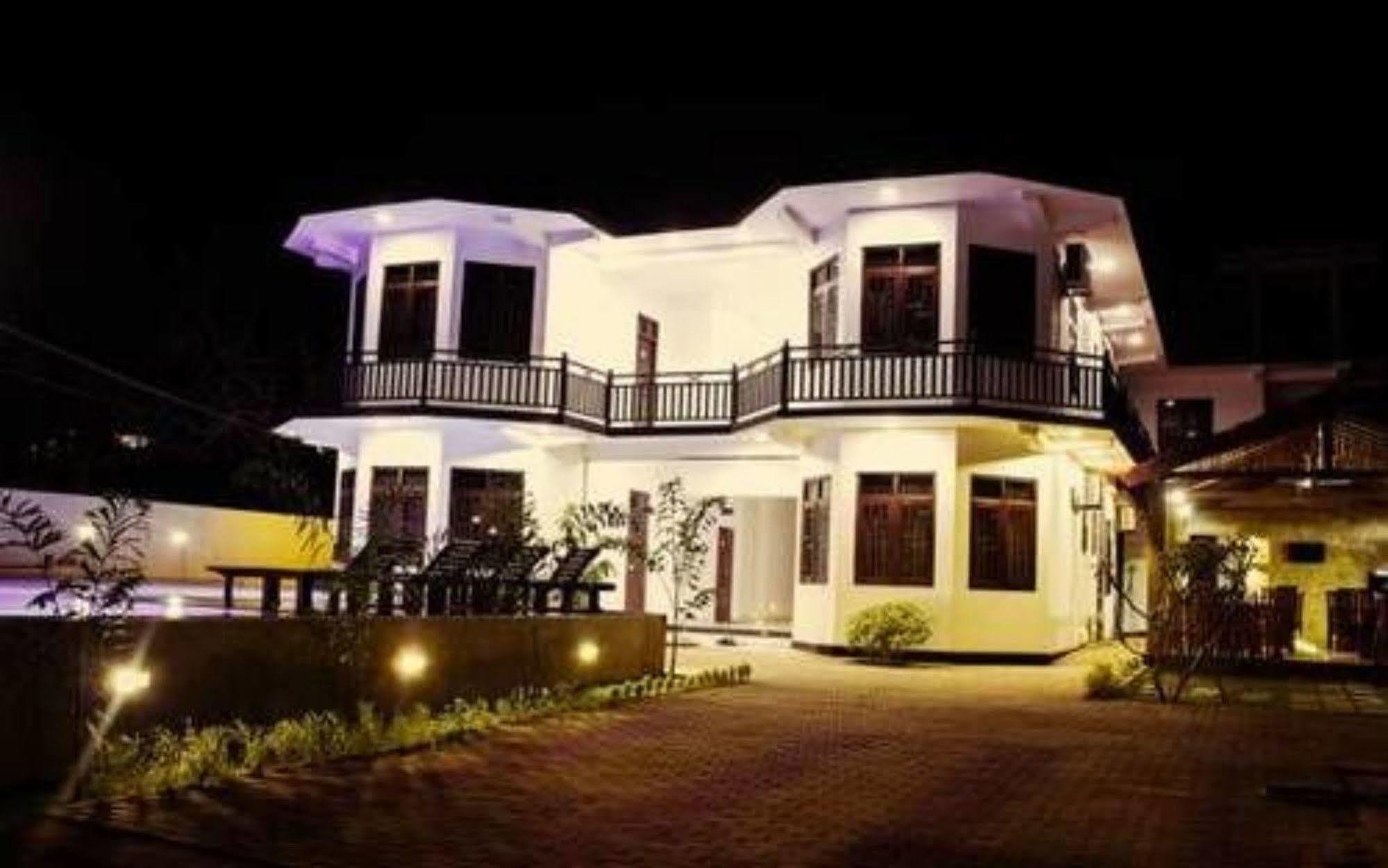 Ocean Glory Hotel Ettukala Extérieur photo