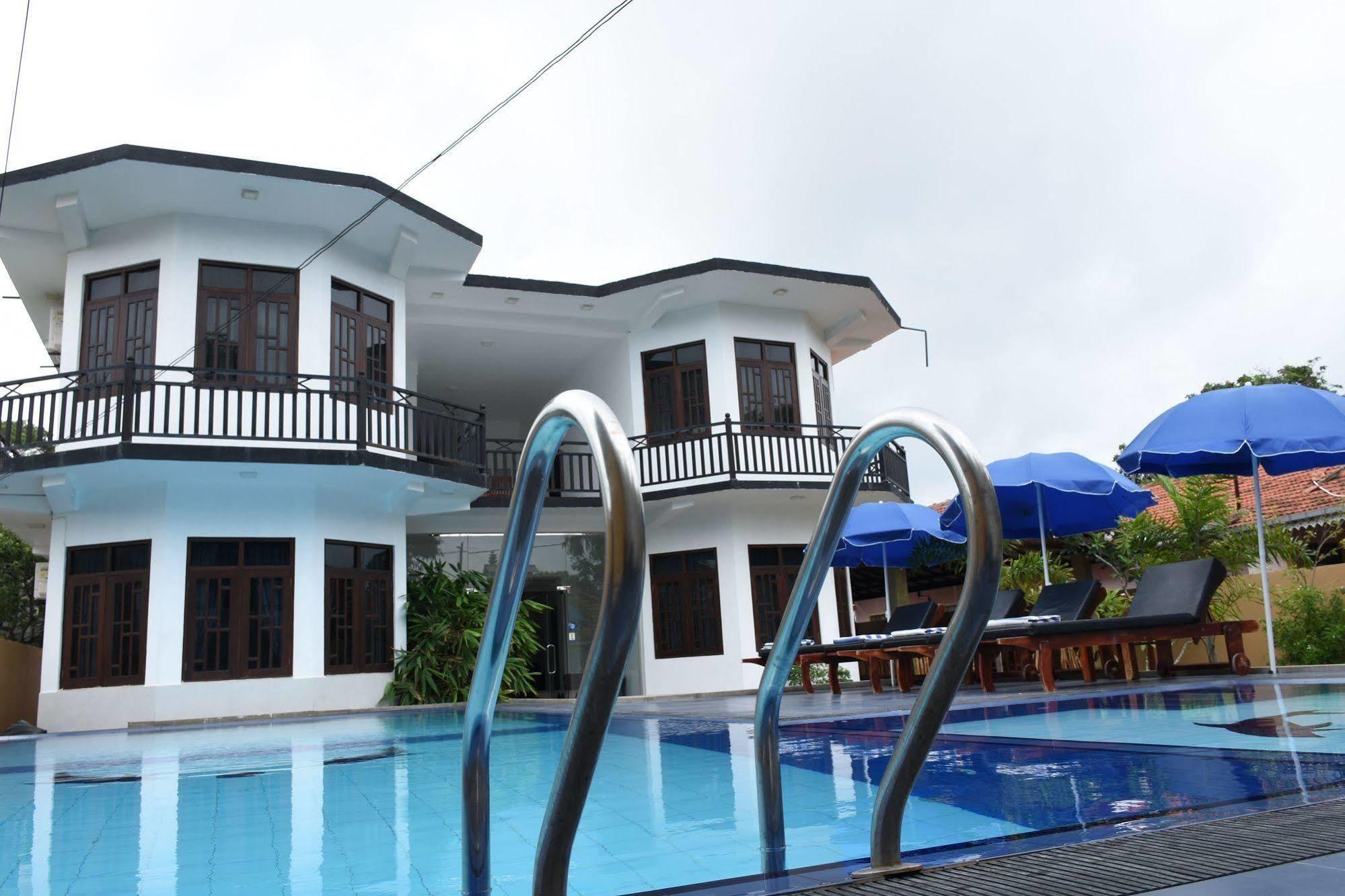 Ocean Glory Hotel Ettukala Extérieur photo